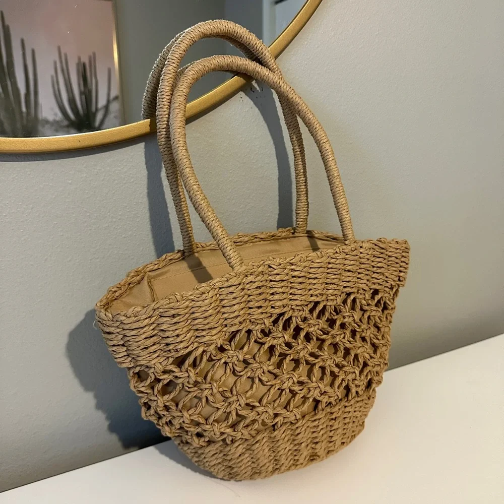 PINK LILY A Grand Break Straw Purse - Picture 4 of 8